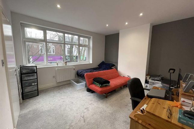 30b, School Road, Sale photo 4