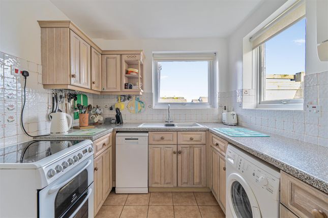 32, Hurn Lane, Bristol photo 3