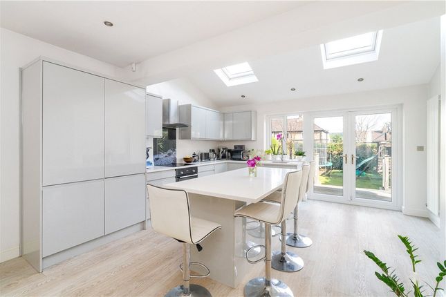 29, Valley Drive, West Yorkshire photo 4
