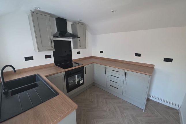 12 Gelligaled Road, Pentre photo 4