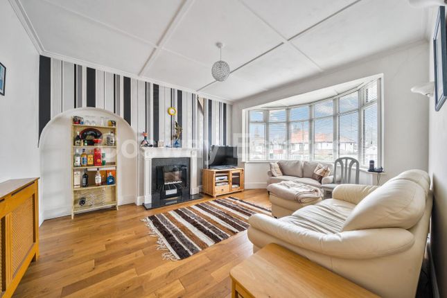 13, Stoneyfields Gardens, Edgware, HA8, Edgware photo 4