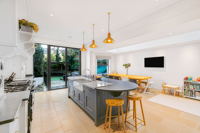 73, Drakefield Road, London photo 5