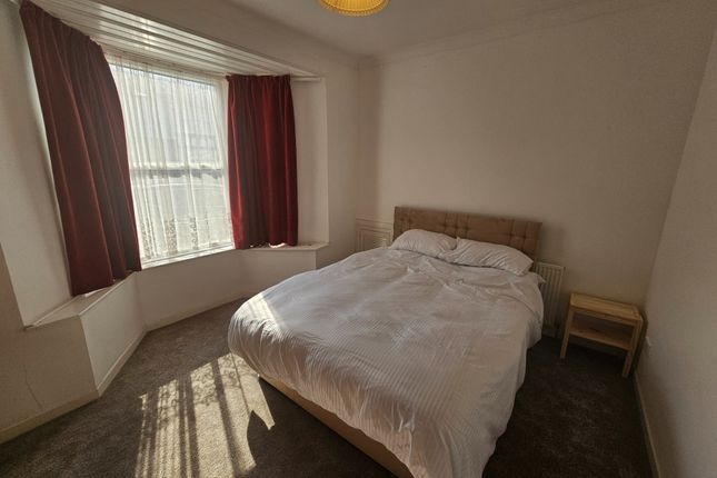 Flat 1, 60 Coleshill Terrace photo 2