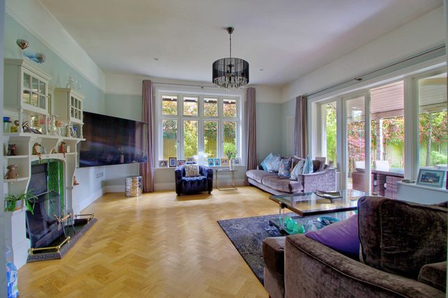 Town house for sale in Easthampstead Road, Wokingham