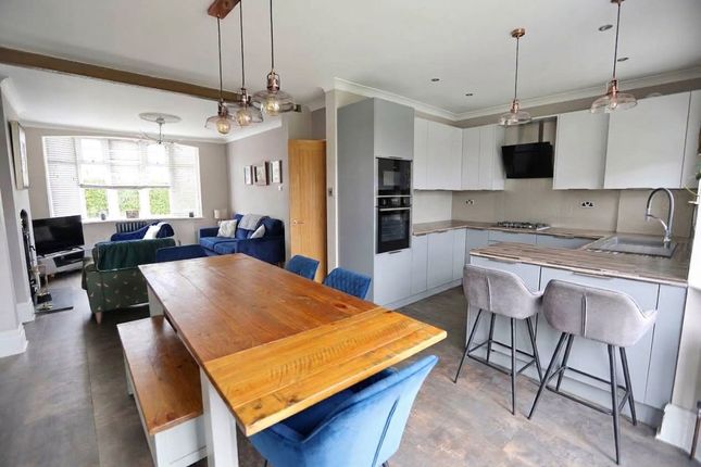 52 Bury New Road, Manchester photo 5