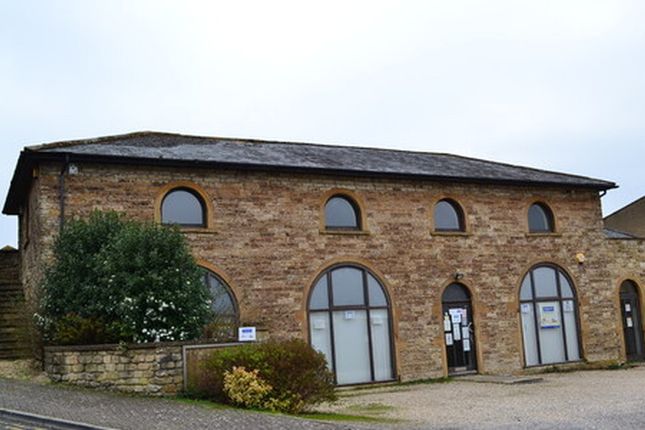 2-bed flat on The Coach House, Pen Hill, Yeovil, £1,250/mo