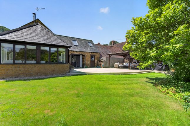 Ashridge House, The Green, Banbury photo 2