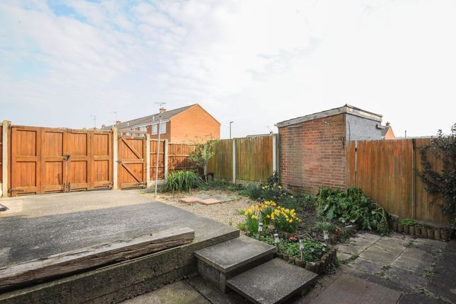 3 Rodsley Close, Chesterfield photo 4