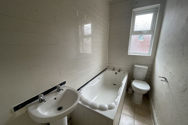 56, Nowell Mount, Leeds photo 5