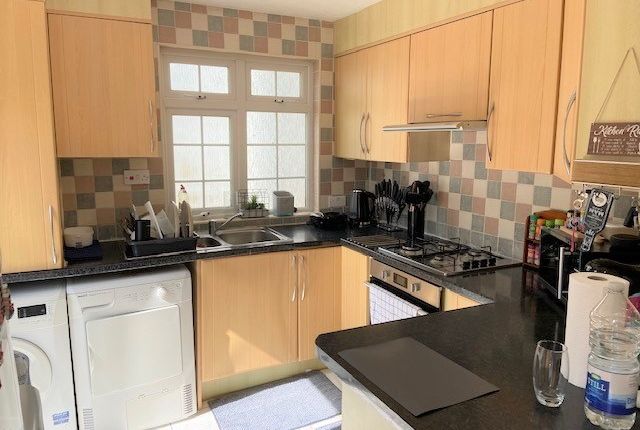 Maisonette to rent in Whitton Avenue East, Greenford