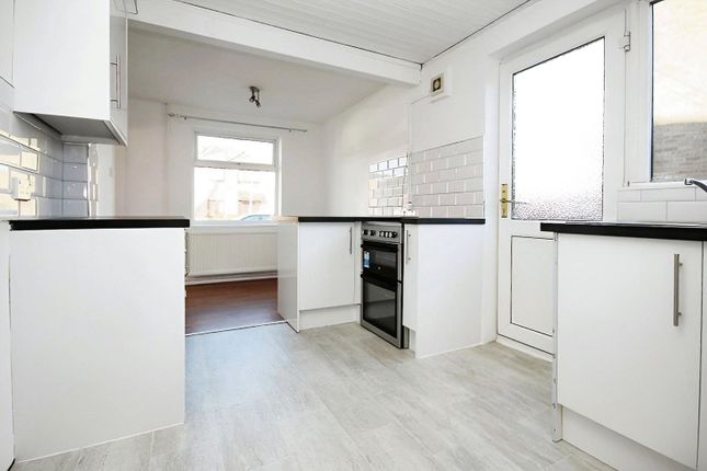 Thumbnail End terrace house to rent in Long Lynderswood, Basildon