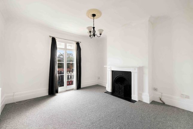 Flat 2, 271, London Road, Dover photo 2