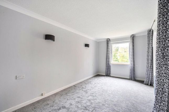 48 Forest Dene Court, Cedar Road, Sutton photo 5