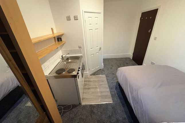 Flat 2, 213, Wood End Road, Birmingham photo 3