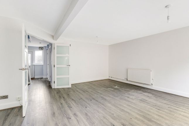 10 Catherine Close, Nottingham photo 4