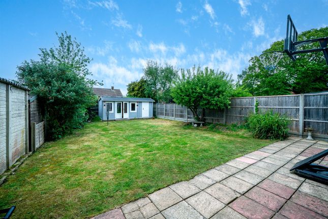 43, St. Vincent Drive, St. Albans photo 4