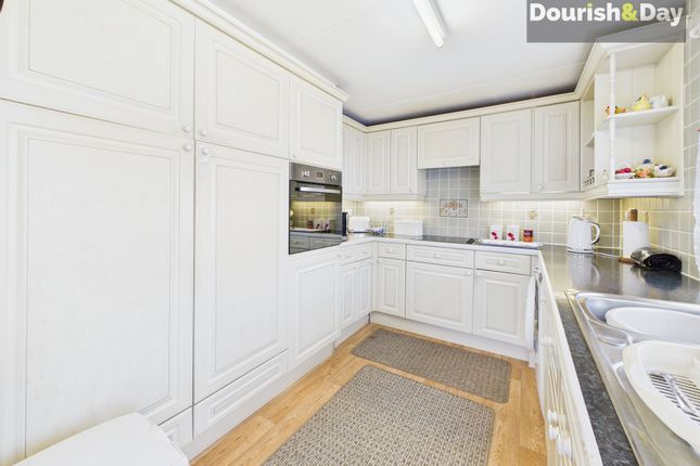 117 Lodgefield Park, Stafford photo 4