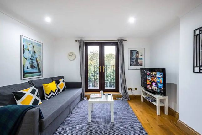 Thumbnail Flat to rent in Grove Vale, London