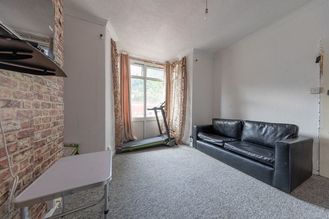 68, Broadway, Pontypridd photo 2