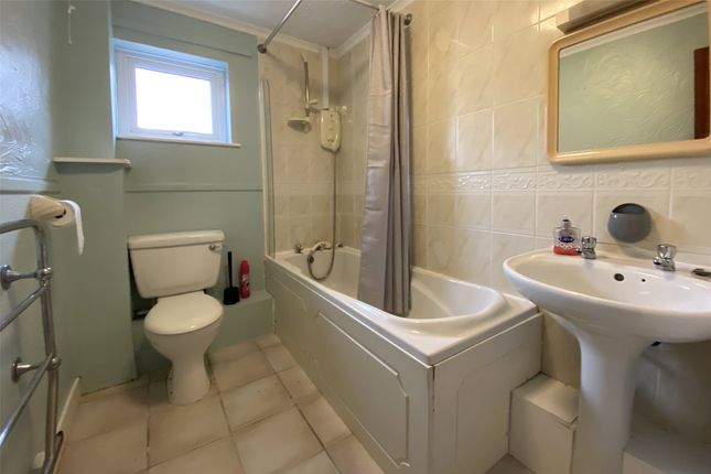 3, Swan Court, Wellington photo 4