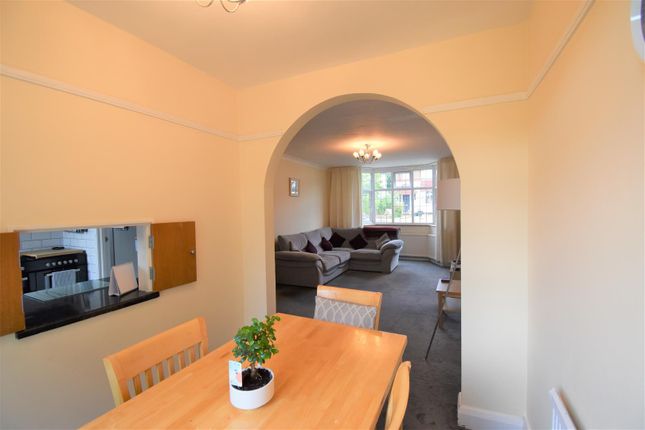 179, Pine Gardens, Ruislip photo 4