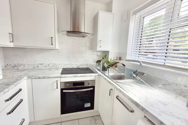 14, Waterlooville photo 2
