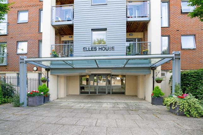 1-bed flat on 55 Elles House, Shotfield, Wallington, £250,000
