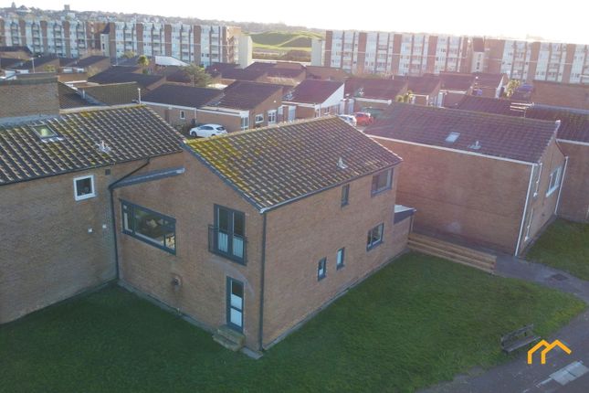 27, Mockbeggar Drive, Wallasey photo 4