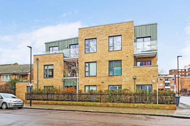 Thumbnail Flat for sale in Clarence Walk, Clapham, London