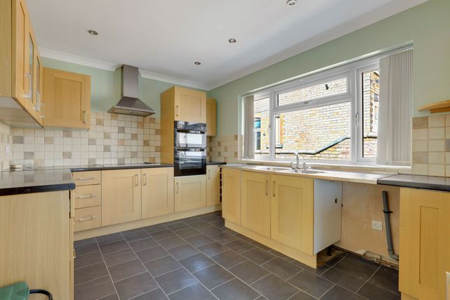 59 Thorneywood Road, Nottingham photo 4