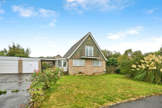 4-bed bungalow on 11, Spencer Glade, Isle of Wight, £430,000