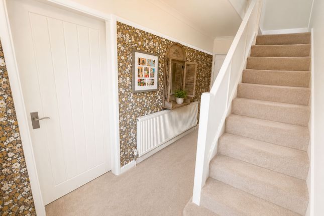 1, Weston Close, Sutton in Ashfield photo 3