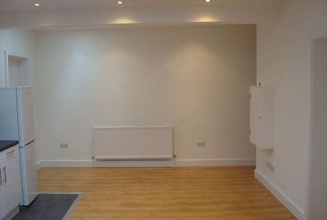 Flat 2, 1 Aberdeen Road, Southampton photo 3