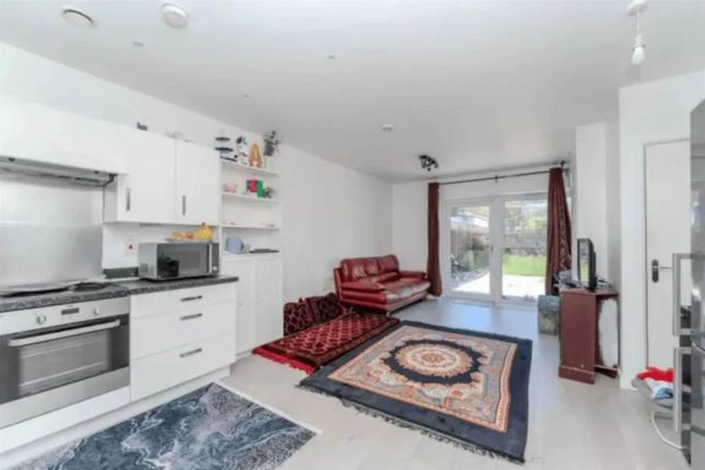 60, Salisbury Road, Southall photo 2