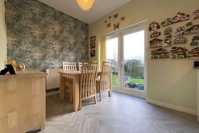3 South Lea Road, Scarborough photo 4