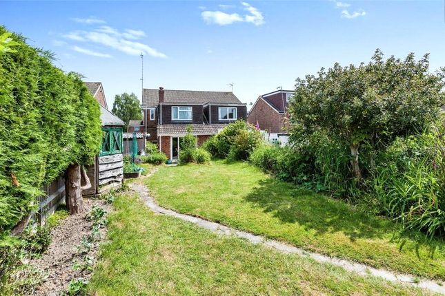 9, Beech Gardens, Crawley photo 4