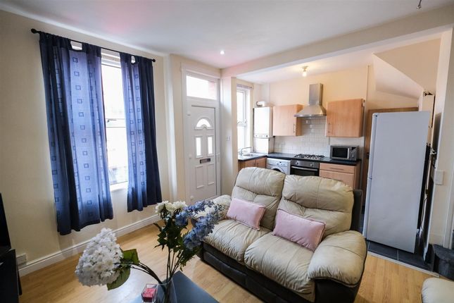 41 Harold Grove, Leeds photo 2