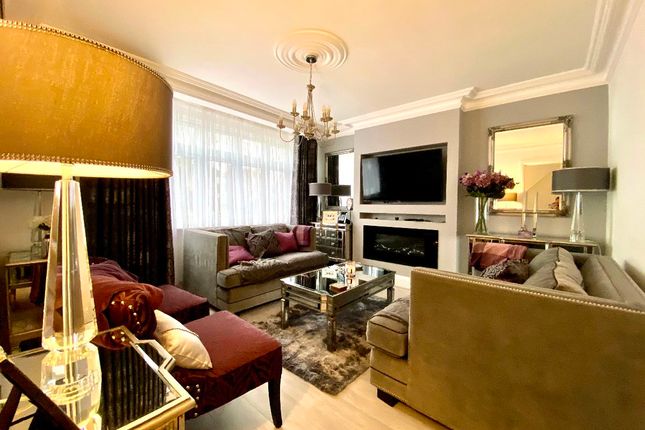 104 Shepherds Hill, Romford photo 3