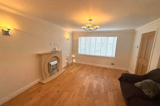 43, Riverside Avenue, Leyland photo 2