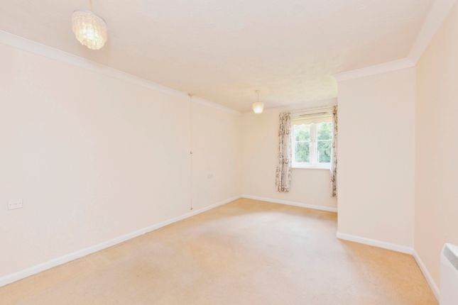 9, Elliott Court, Bishops Stortford photo 4
