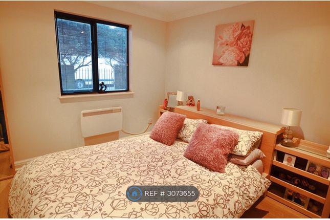 Bramber Court, Sterling Place, Brentford Tw8 9 Qp photo 5