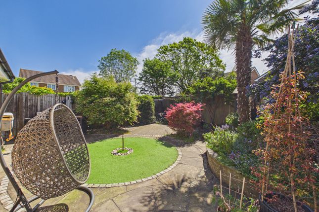 4 Corvette Avenue, Warsash, Southampton photo 2
