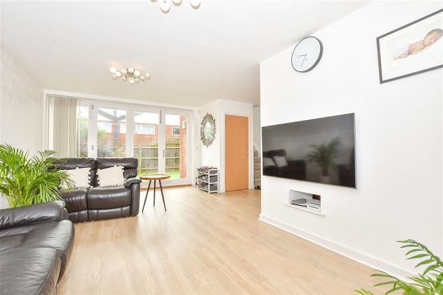 Clock House Rise Coxheath, Maidstone photo 3