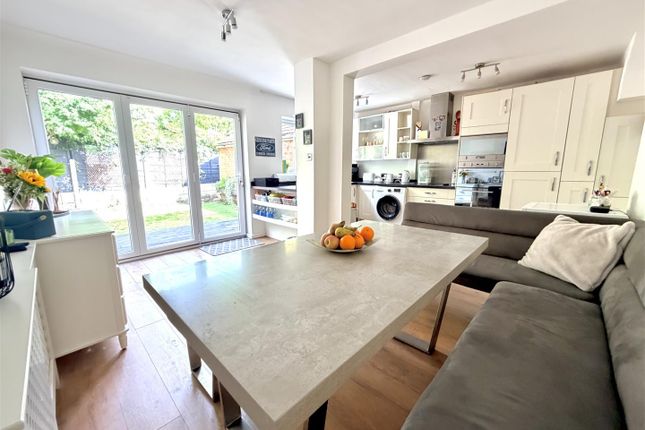 24, Lansdowne Road, Altrincham photo 3