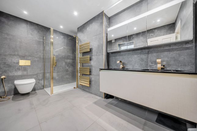 10B, Trinity Crescent, London photo 4