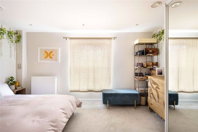 Flat for sale in Dalston Lane, Dalston, London