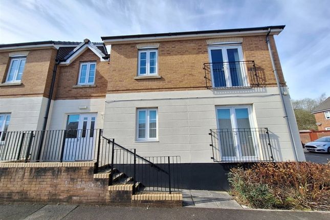 1-bed flat on Flat B, 21, Heron Drive, HENGOED, £55,000