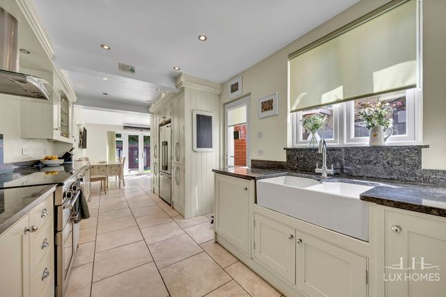 19 Gaynes Road, Upminster photo 3