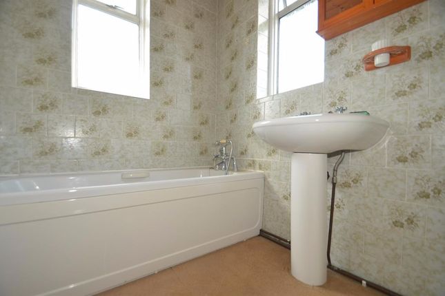 40, Chinnor Crescent, Greenford photo 4