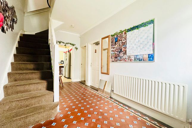 6 Elmsthorpe Avenue, Nottingham photo 5